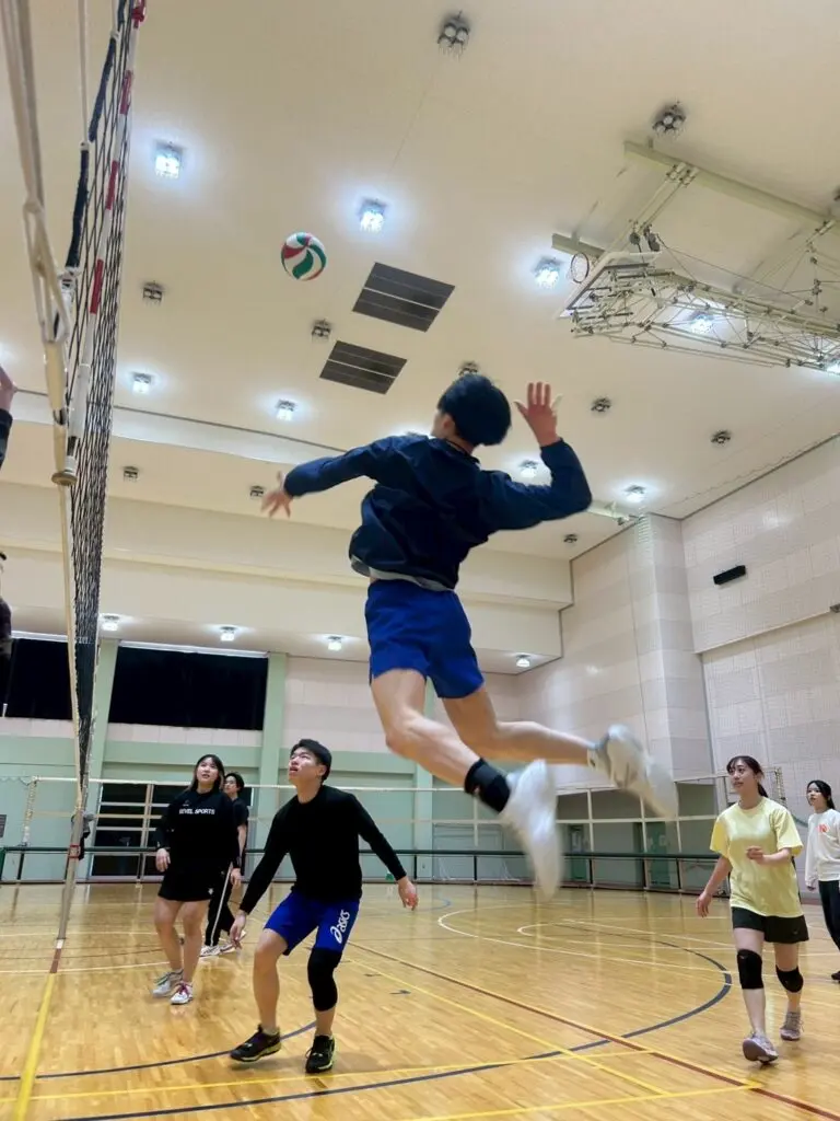 「一橋大学バレーボール同好会」サムネイル