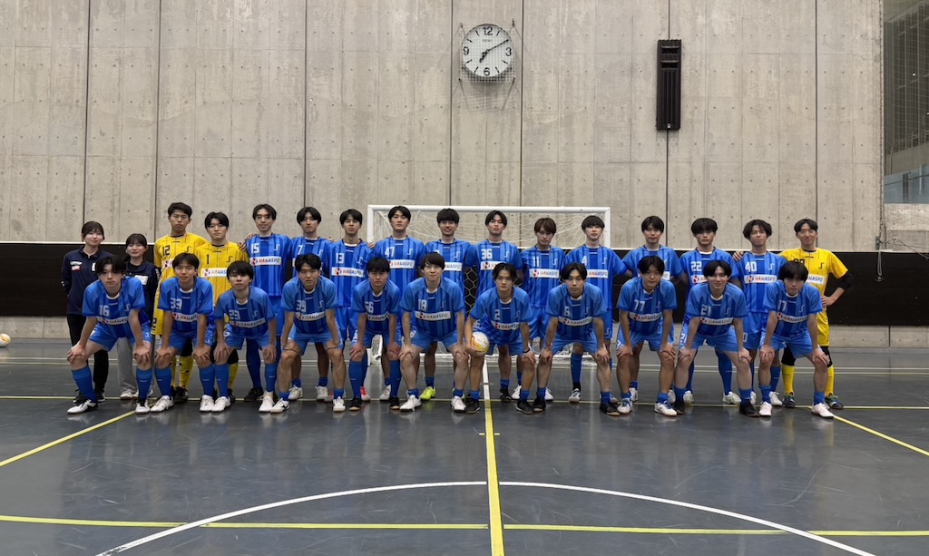 東京大学運動会フットサル部さんぱち先生